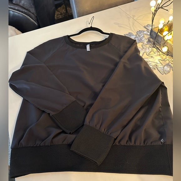 Fabletics black top, size XL - Picture 3 of 10